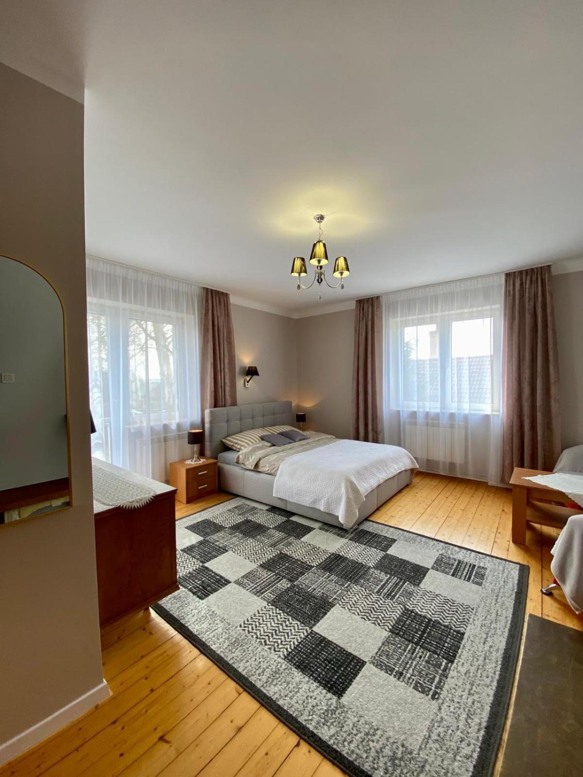 Gospodarstwo Agroturystyczne Jagoda Blonie Exterior photo